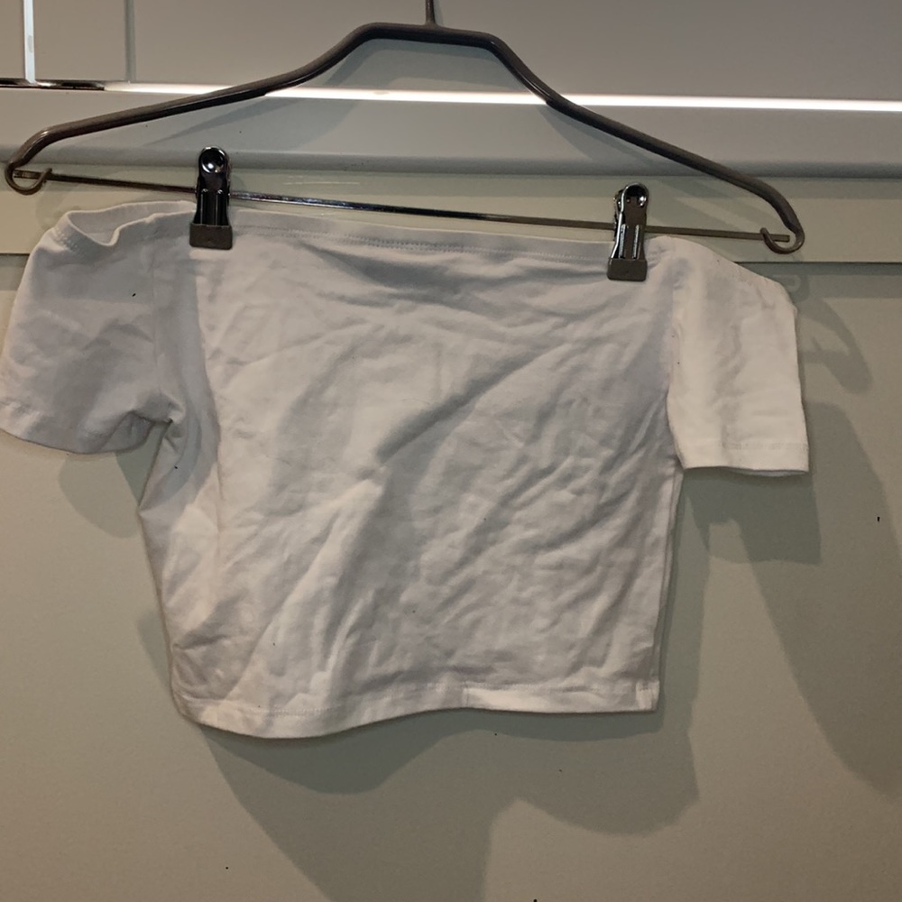 White off the shoulder FILA top size 8 - Picture 3 of 3